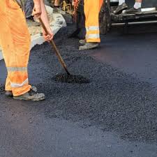 Best Driveway Sealing  in Lipatria, CA